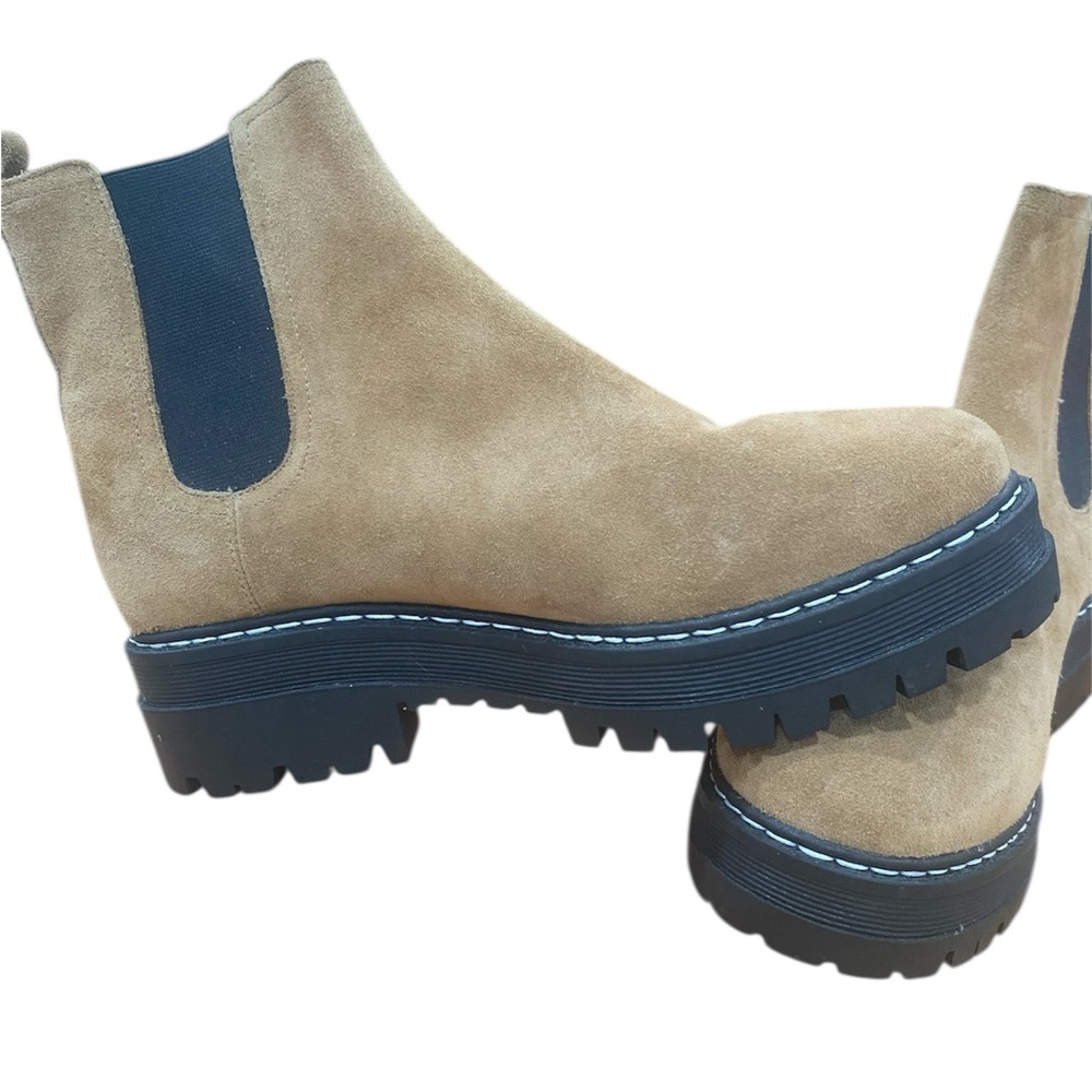 Marc Fisher, Padmia Chelsea Boot, Lug Sole,Suede , Tan 8 1/2 New without tags